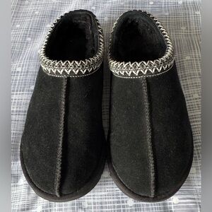 Ugg Tasman Slippers Black Size 8 EUC!